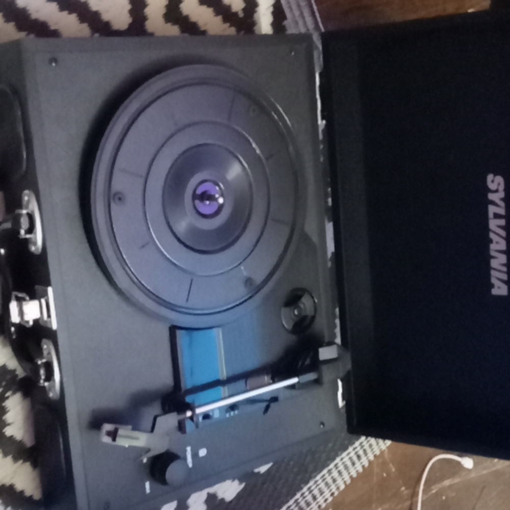 Sylvania vinyl record player